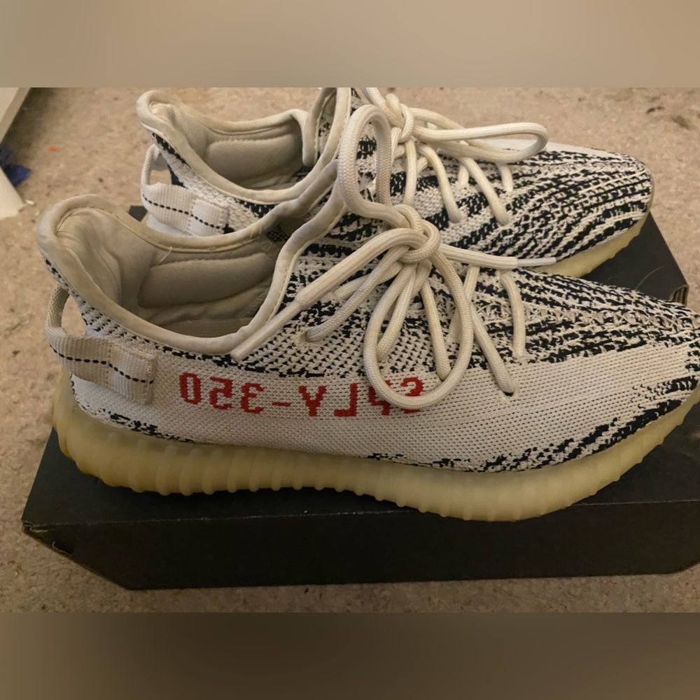 Yeezy 350 V2